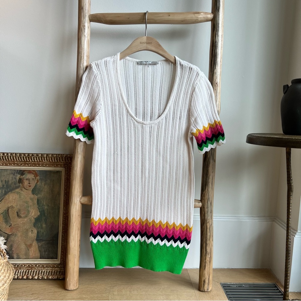Trina Turk - White Knit Short Sleeve Top with Colorful Chevron Trim